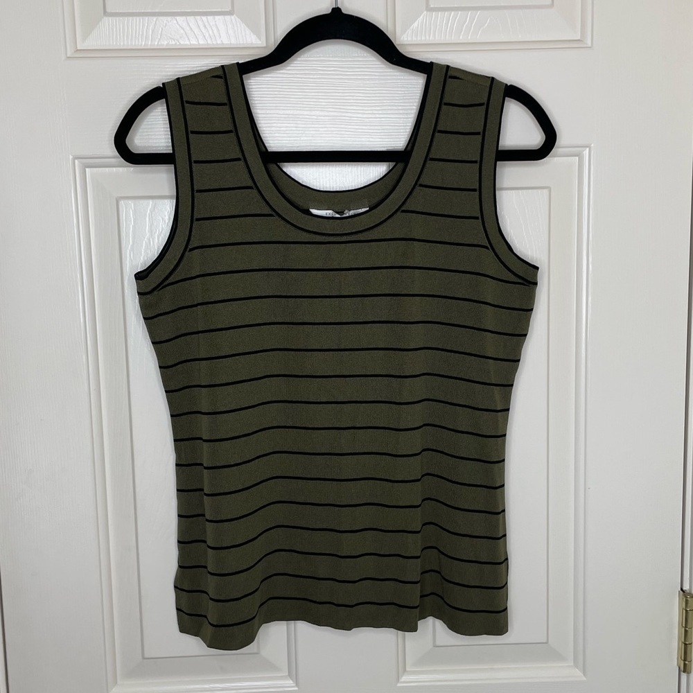 Exclusively Misook Petite Olive Green & Black Striped Sleeveless Knit Top M